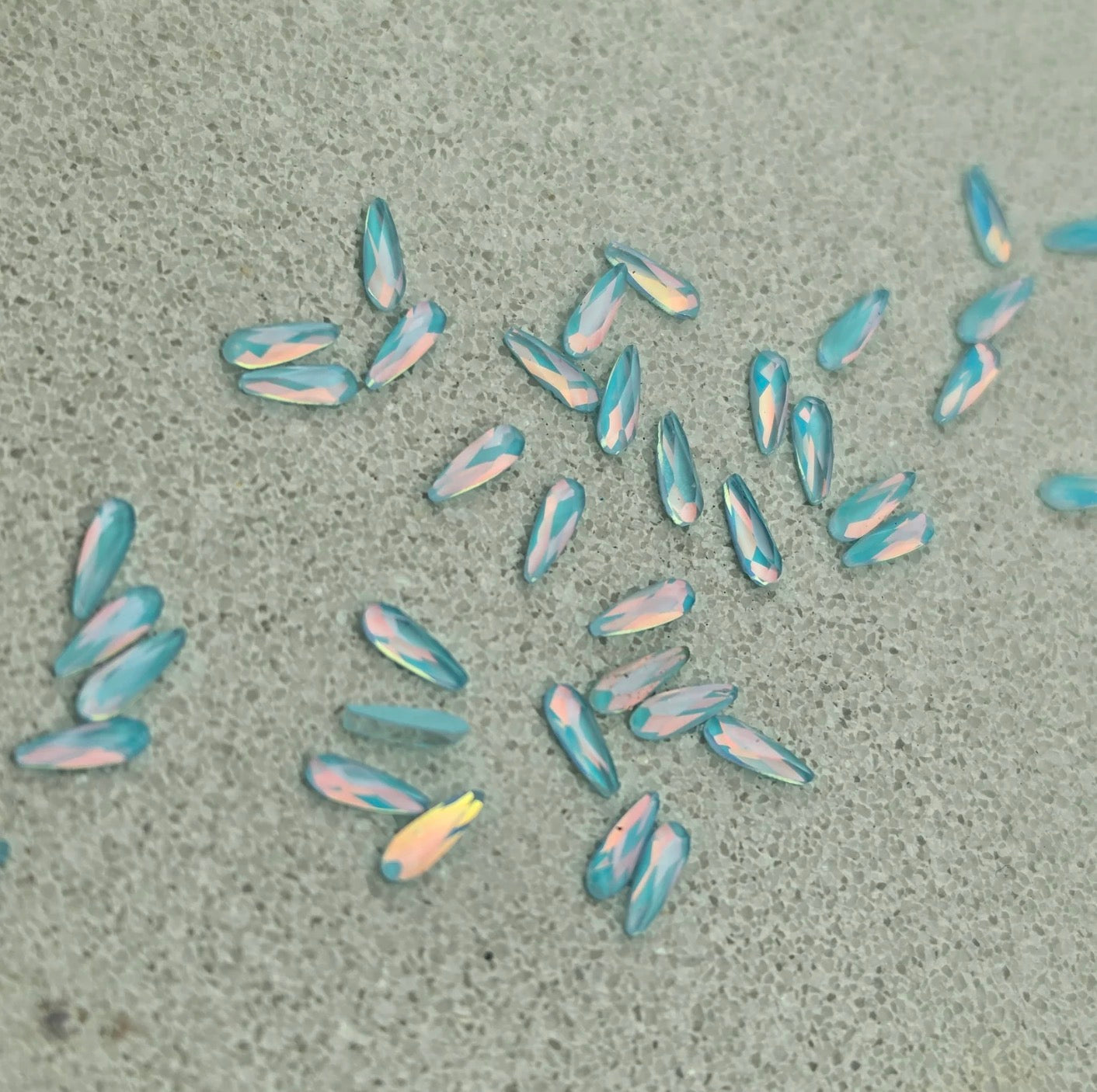 Mini goutte allongé