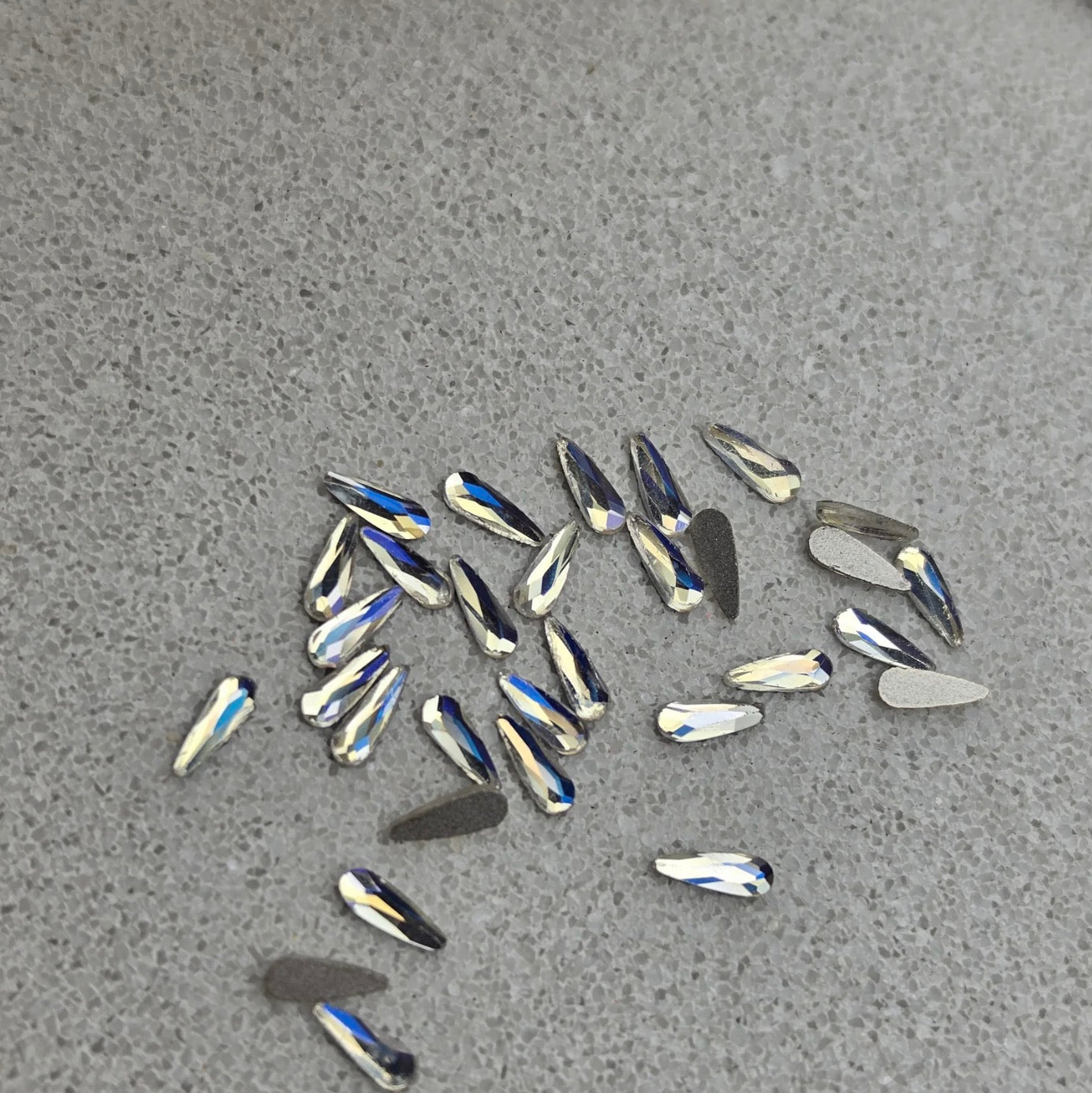Mini goutte allongé