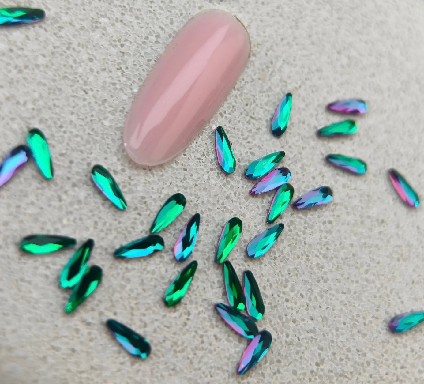 Mini goutte allongé