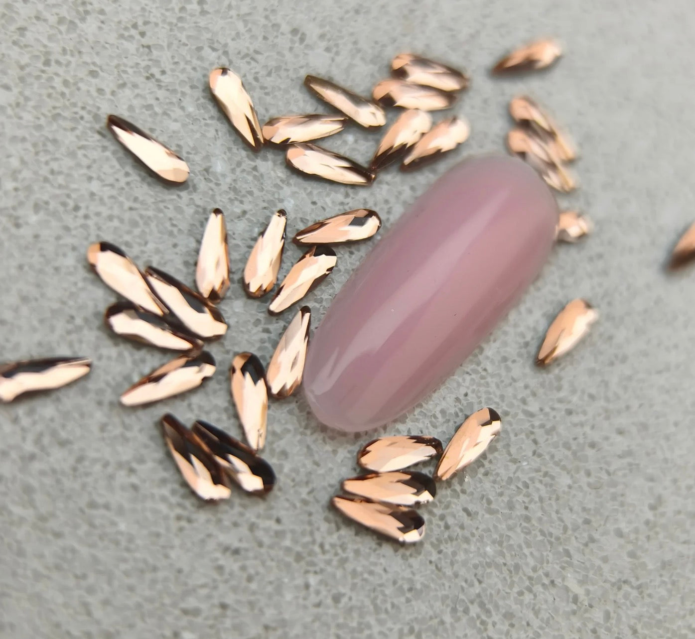 Mini goutte allongé
