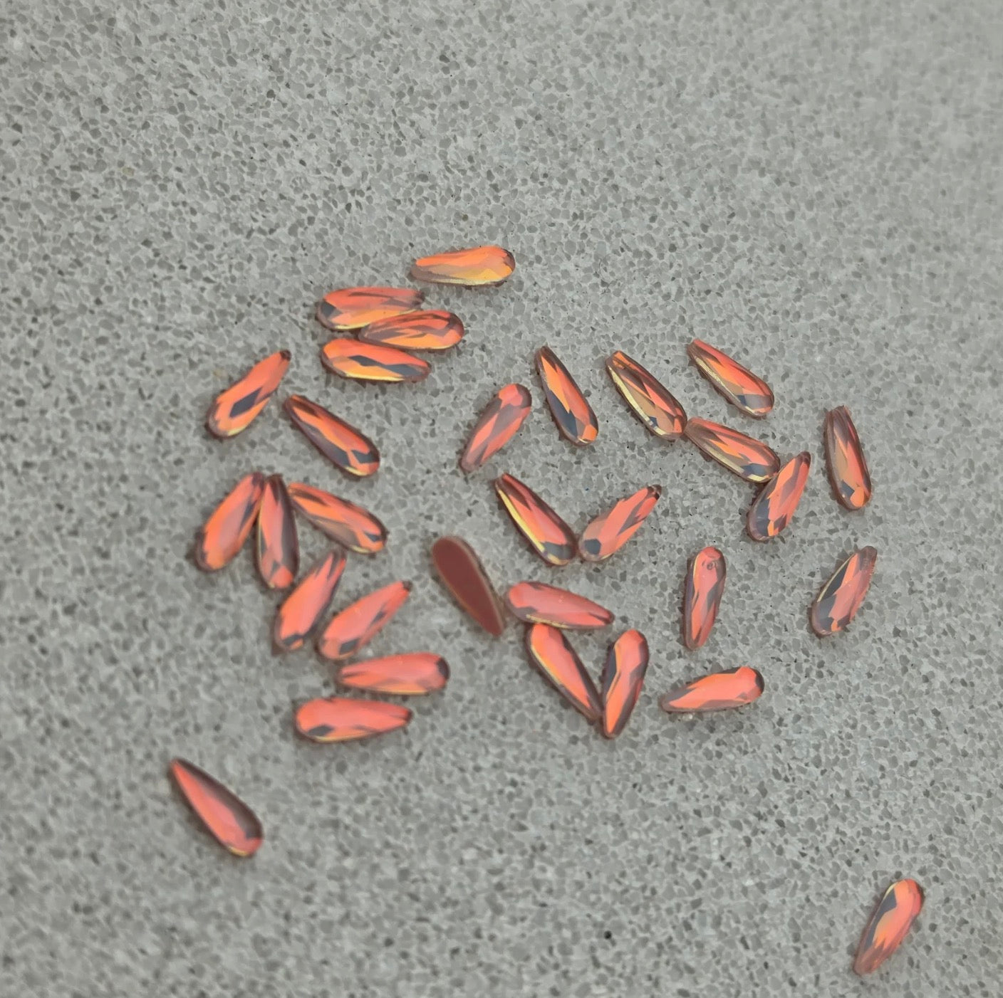 Mini goutte allongé