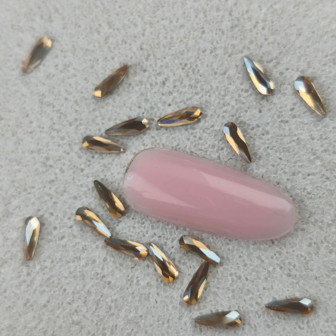 Mini goutte allongé